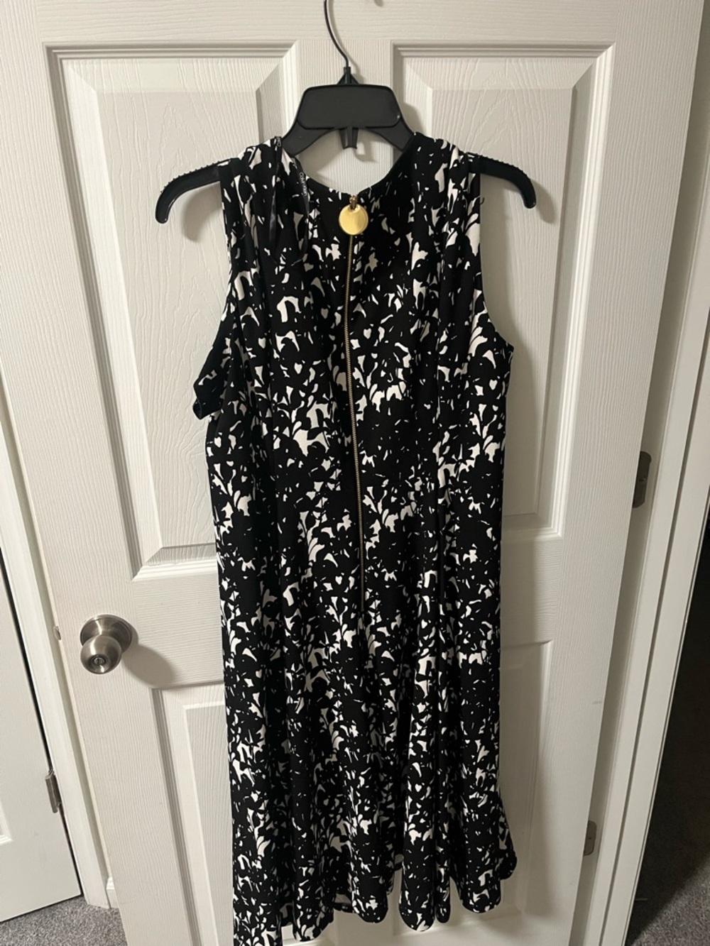 Calvin Klein Black and White Sleeveless Midi Dress - Picture 4 of 4
